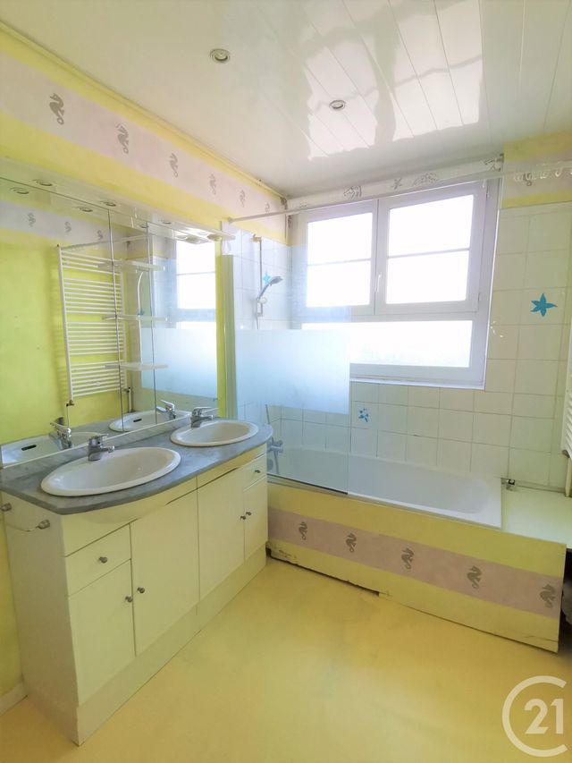 Afficher la photo en grand Appartement F3 à vendre - 4 pièces - 80.0 m2 - CALAIS - 62 - NORD-PAS-DE-CALAIS - Century 21 Immopale