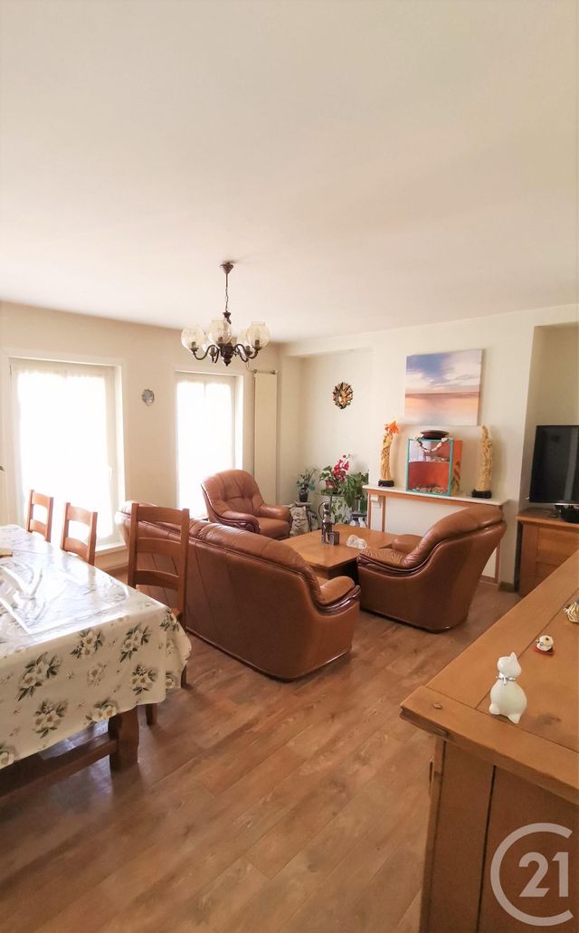 Afficher la photo en grand immeuble à vendre - 150.0 m2 - GUINES - 62 - NORD-PAS-DE-CALAIS - Century 21 Immopale