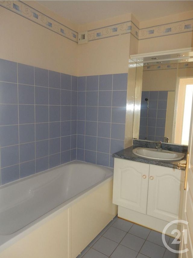 Appartement F3 à louer - 3 pièces - 59.7 m2 - CALAIS - 62 - NORD-PAS-DE-CALAIS - Century 21 Immopale Appartement F3 à louer - 3 pièces - 59.7 m2 - CALAIS - 62 - NORD-PAS-DE-CALAIS - Century 21 Immopale