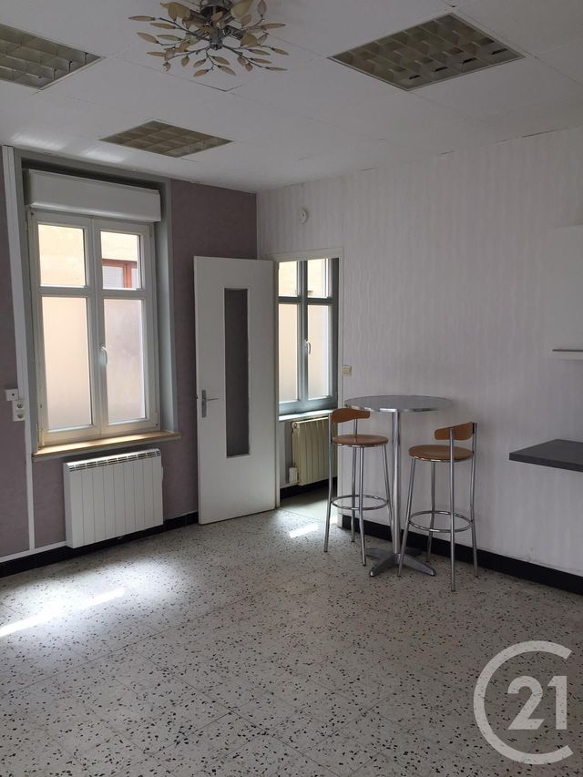 Appartement à louer - 2 pièces - 31.0 m2 - GUINES - 62 - NORD-PAS-DE-CALAIS - Century 21 Immopale Appartement à louer - 2 pièces - 31.0 m2 - GUINES - 62 - NORD-PAS-DE-CALAIS - Century 21 Immopale
