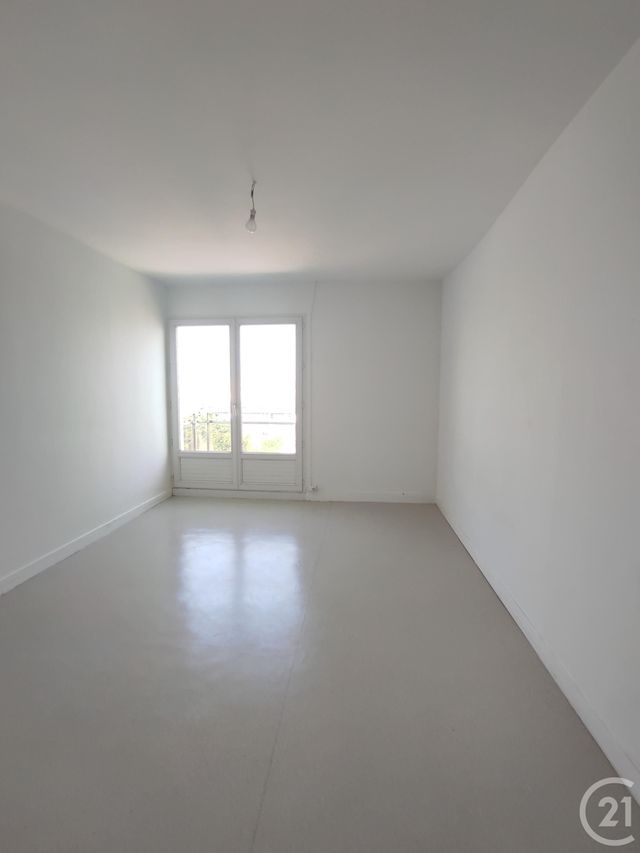 Afficher la photo en grand Appartement F2 à vendre - 2 pièces - 61.0 m2 - CALAIS - 62 - NORD-PAS-DE-CALAIS - Century 21 Immopale