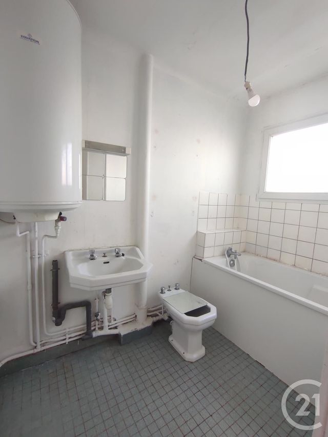 Afficher la photo en grand Appartement F2 à vendre - 2 pièces - 61.0 m2 - CALAIS - 62 - NORD-PAS-DE-CALAIS - Century 21 Immopale