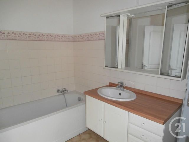 Afficher la photo en grand Appartement F2 à louer - 2 pièces - 49.0 m2 - CALAIS - 62 - NORD-PAS-DE-CALAIS - Century 21 Immopale