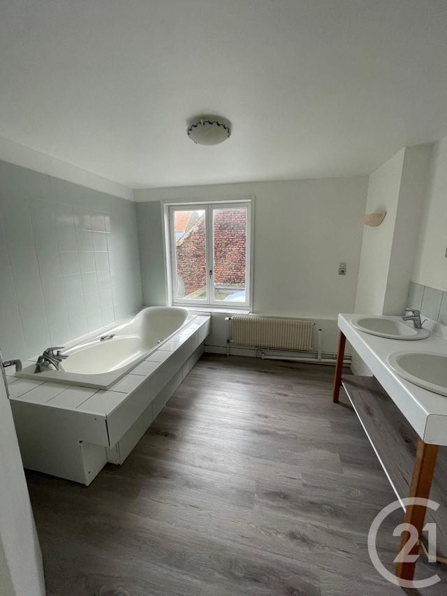 Appartement F4 à louer - 5 pièces - 93.0 m2 - CALAIS - 62 - NORD-PAS-DE-CALAIS - Century 21 Immopale
