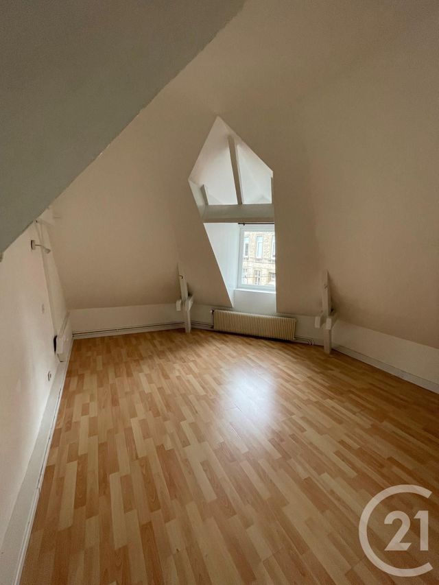 Appartement F4 à louer - 5 pièces - 93.0 m2 - CALAIS - 62 - NORD-PAS-DE-CALAIS - Century 21 Immopale