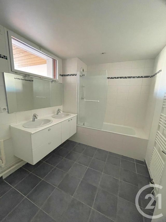 Appartement F4 à louer - 4 pièces - 113.0 m2 - CALAIS - 62 - NORD-PAS-DE-CALAIS - Century 21 Immopale