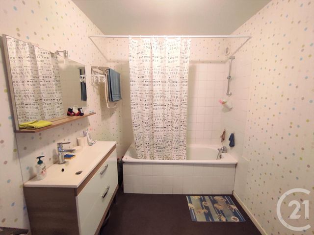 Appartement F3 à louer - 3 pièces - 76.15 m2 - CALAIS - 62 - NORD-PAS-DE-CALAIS - Century 21 Immopale