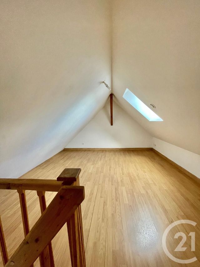 Appartement à louer - 5 pièces - 77.91 m2 - CAFFIERS - 62 - NORD-PAS-DE-CALAIS - Century 21 Immopale