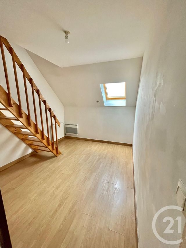 Appartement à louer - 5 pièces - 77.91 m2 - CAFFIERS - 62 - NORD-PAS-DE-CALAIS - Century 21 Immopale