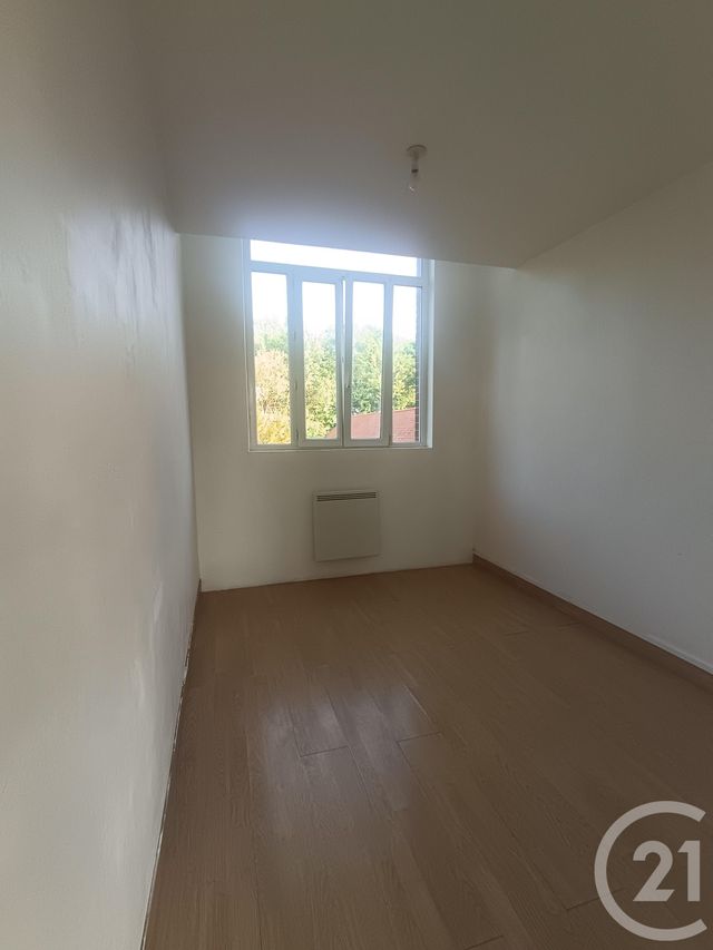Appartement à louer - 5 pièces - 77.21 m2 - CAFFIERS - 62 - NORD-PAS-DE-CALAIS - Century 21 Immopale
