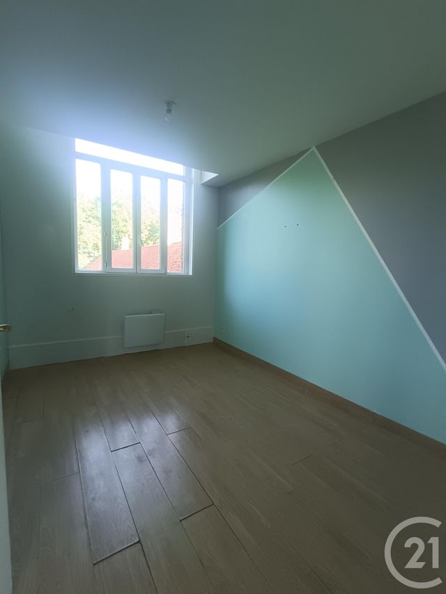Appartement à louer - 5 pièces - 77.21 m2 - CAFFIERS - 62 - NORD-PAS-DE-CALAIS - Century 21 Immopale
