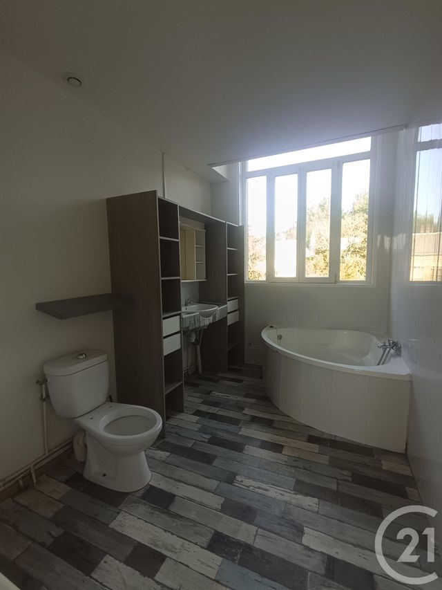 Appartement à louer - 5 pièces - 77.21 m2 - CAFFIERS - 62 - NORD-PAS-DE-CALAIS - Century 21 Immopale