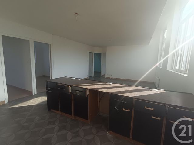Appartement à louer - 5 pièces - 77.21 m2 - CAFFIERS - 62 - NORD-PAS-DE-CALAIS - Century 21 Immopale