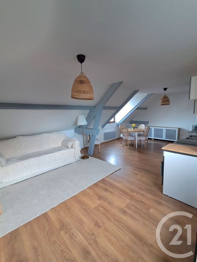 Appartement F2 à louer - 2 pièces - 56.0 m2 - CALAIS - 62 - NORD-PAS-DE-CALAIS - Century 21 Immopale