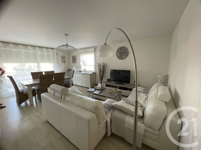 Appartement F3 à louer - 3 pièces - 77.07 m2 - CALAIS - 62 - NORD-PAS-DE-CALAIS - Century 21 Immopale