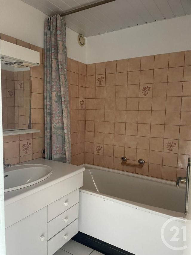 Appartement F2 à louer - 2 pièces - 40.0 m2 - CALAIS - 62 - NORD-PAS-DE-CALAIS - Century 21 Immopale