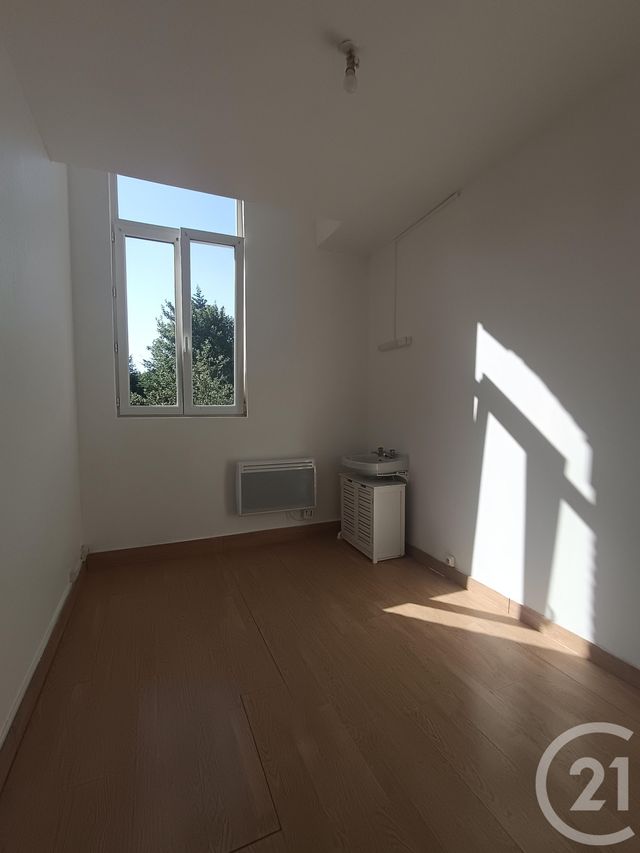 Appartement à louer - 4 pièces - 63.15 m2 - CAFFIERS - 62 - NORD-PAS-DE-CALAIS - Century 21 Immopale